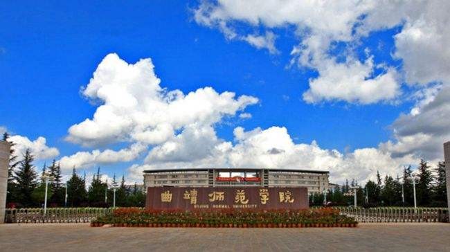 12-042969.jpg 學(xué)校圖片.jpg